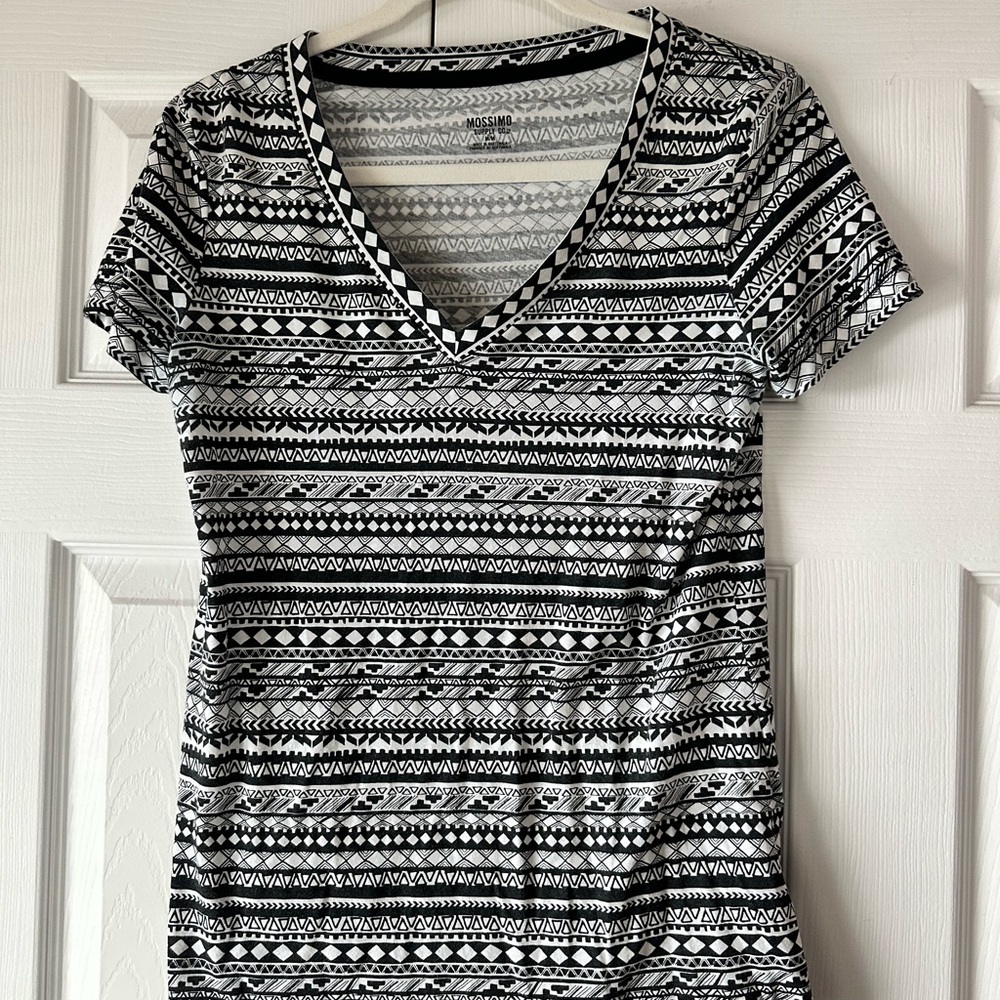 Black and white T-Shirt